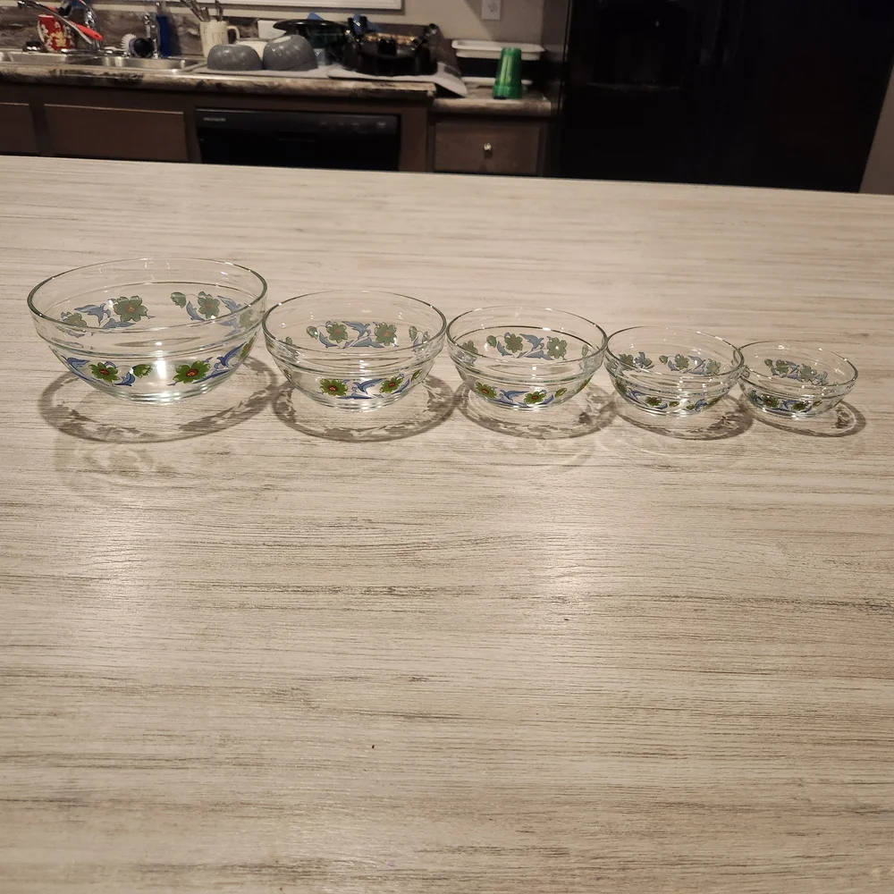 Heat Resistant Glass Durable Bowls Five Piece Set Floral Design Nesting Bowls - Picture 2 of 6